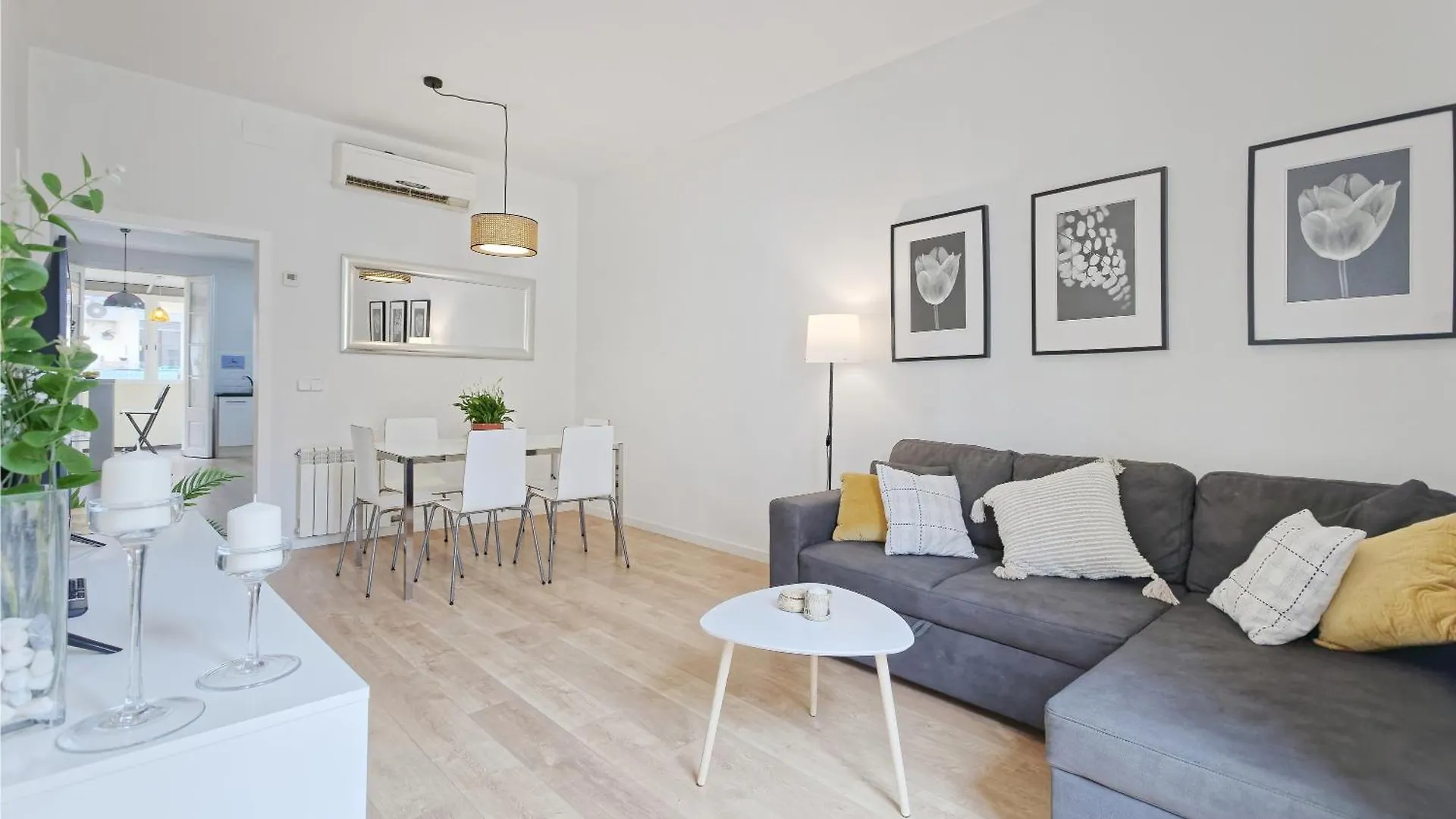 Central & Bright Apartment!! 바르셀로나